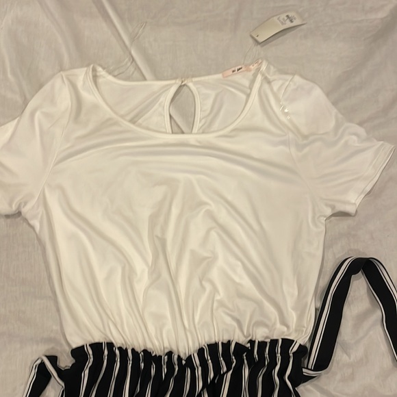 Francesca’s women’s jumpsuit - Picture 4 of 7